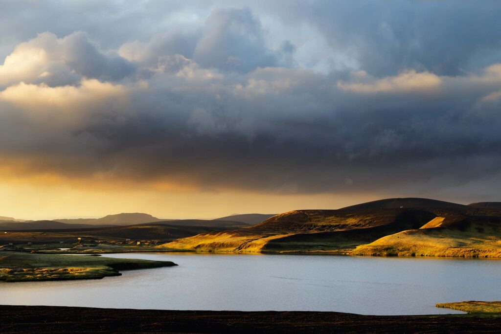 veidivotn-lake-highlands-of-iceland-HEY4GBR.jpg